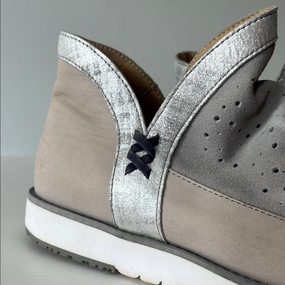 Emu Australia Women's Size 7 Perforated Summer boot Leather Pull On Shoes - Picture 15 of 16